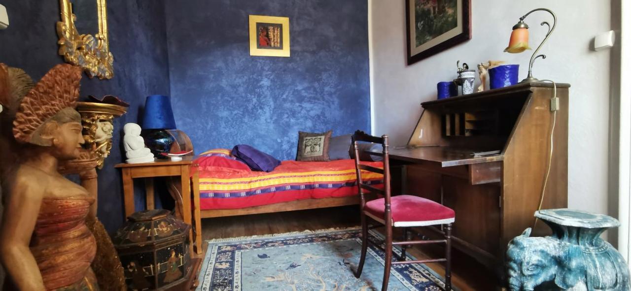 Chateau De Bed and breakfast