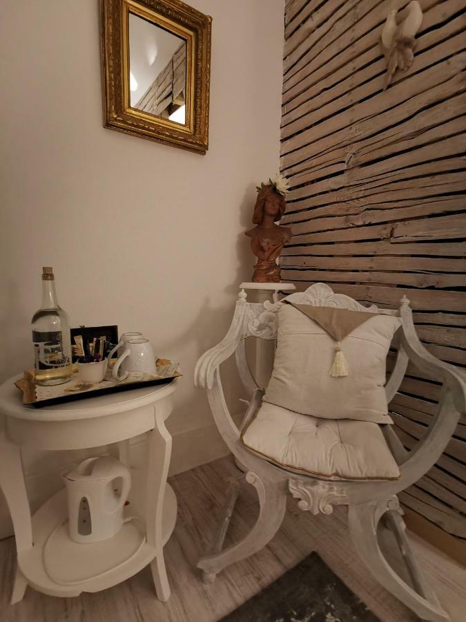 Chateau De *